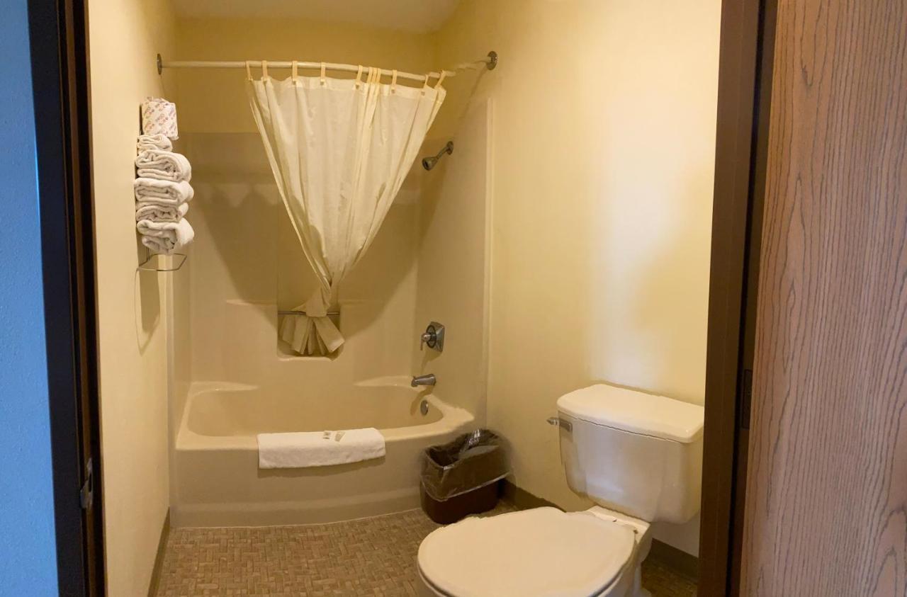 Amerivu Inn Prentice 외부 사진