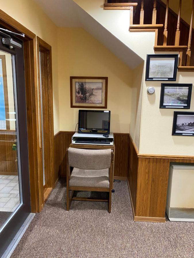 Amerivu Inn Prentice 외부 사진